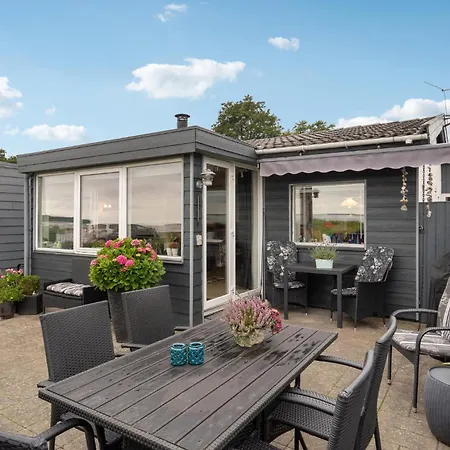 펜션 Lovely In Bjert With Kitchen *