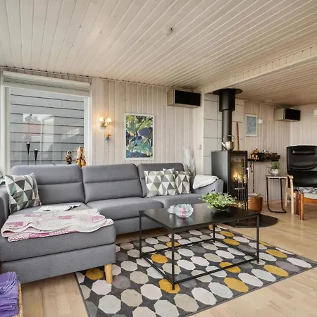 Lovely In Bjert With Kitchen Holiday home Binderup Strand